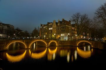Amsterdam, prachtige gracht op de Hoek Leidsegracht Keizersgracht van Patrick Verhoef