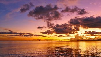 Sonnenuntergang über dem Golf von Paria, gesehen von Trinidad, Port of Spain