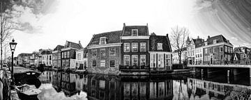 Nieuwe Rijn Panorama Leiden Nederland Zwart-Wit van Hendrik-Jan Kornelis