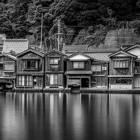 Ine no Funaya - zeitlose Stille auf dem Japanischen Meer von Teun Ruijters