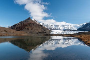 Svínafellsjökull: Een Spiegel van Tijd van Gerry van Roosmalen