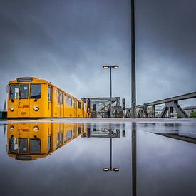 Berlijn Tram Reflectie van Iman Azizi