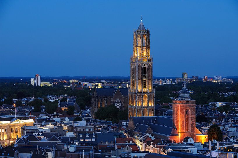 Stadsgezicht van Utrecht met Domkerk, Domtoren en Buurkerk sur Donker Utrecht