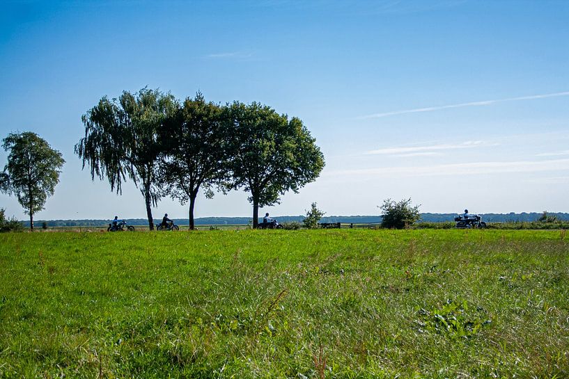 Motorrijders op de dijk van Susan Hol