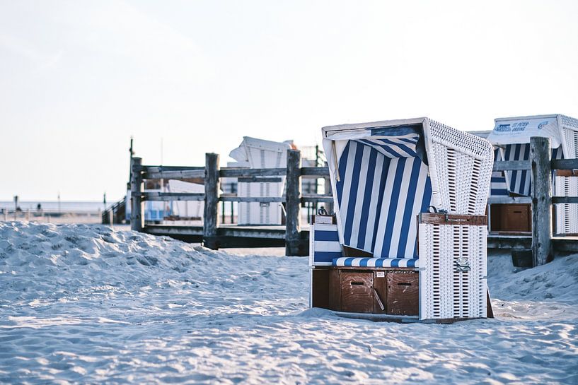 Beach chair in Sankt Peter-Ording by Florian Kunde