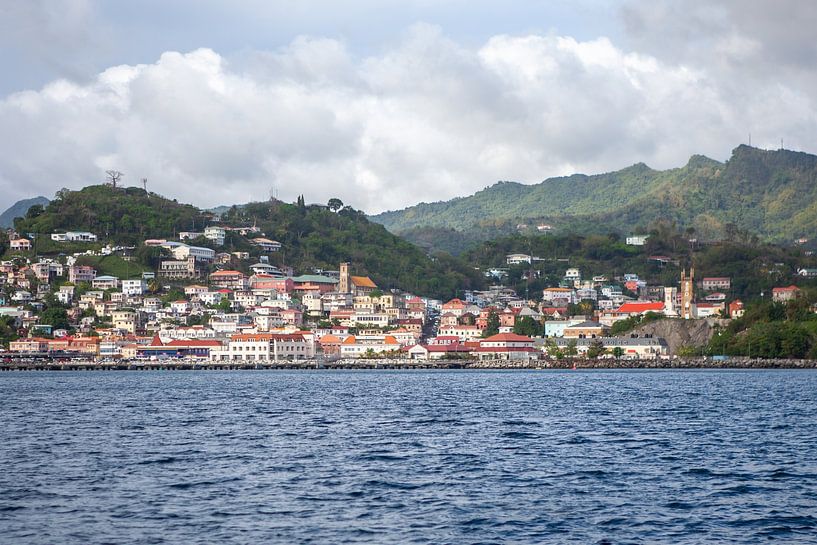 Saint-Georges (Grenade - Caraïbes) vu de la mer par t.ART