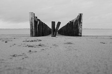 Brise-lames sur la côte zélandaise sur Gelein Jansen