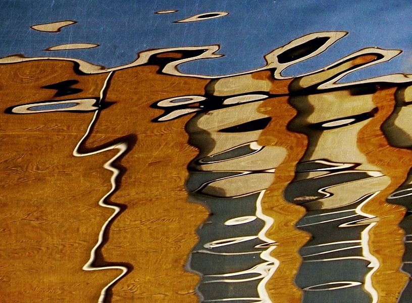 water art by Annemieke van der Wiel