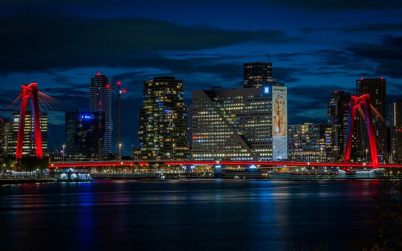 Photo of the Willemsbrug in Rotterdam by Jeff van Roosmalen