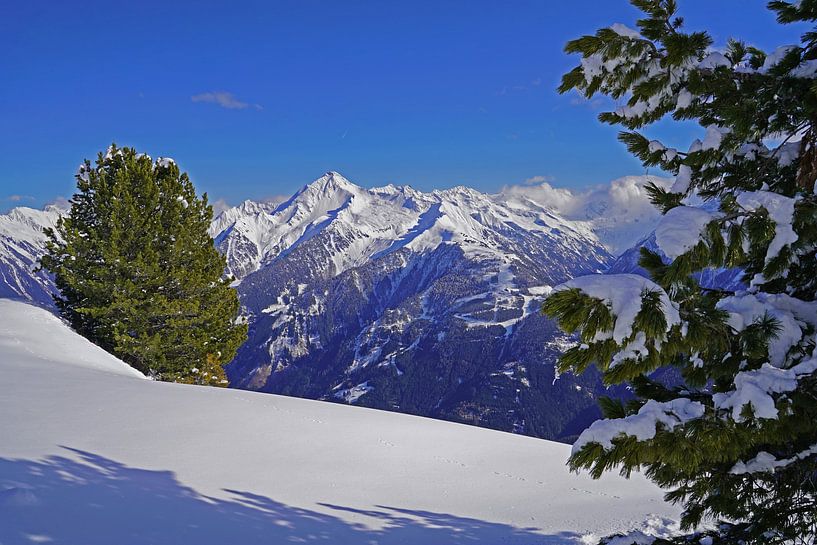 Winter hike in the Tux Alps in Austria by Babetts Bildergalerie