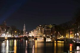Amsterdam in de avond by Twan Remmerswaal
