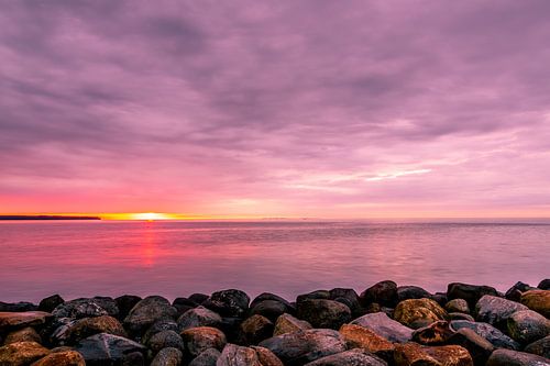 De kust van Juelsminde bij zonsopkomst