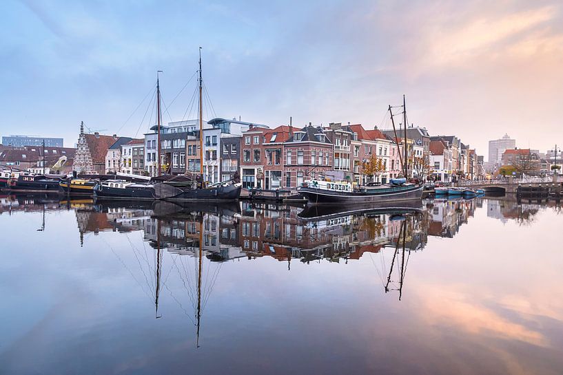 Het Galgewater in Leiden van Martijn van der Nat