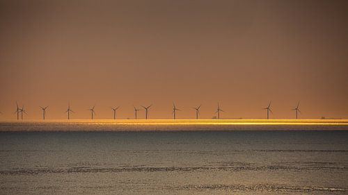 Windmolens bij zonsondergang 2