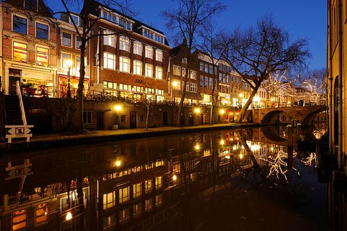 Oudegracht à Utrecht entre Maartensbrug et Gaardbrug sur Donker Utrecht