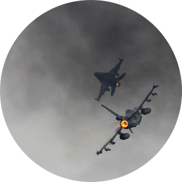 Nederlandse F16's tijdens de AirPowerDemo op de luchtmachtdagen in volkel van Stefano Scoop