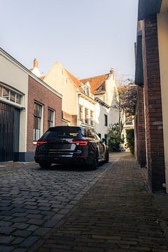 Audi RS4 ABT in het Hart van een Historische Stad van Sebastiaan van 't Hoog