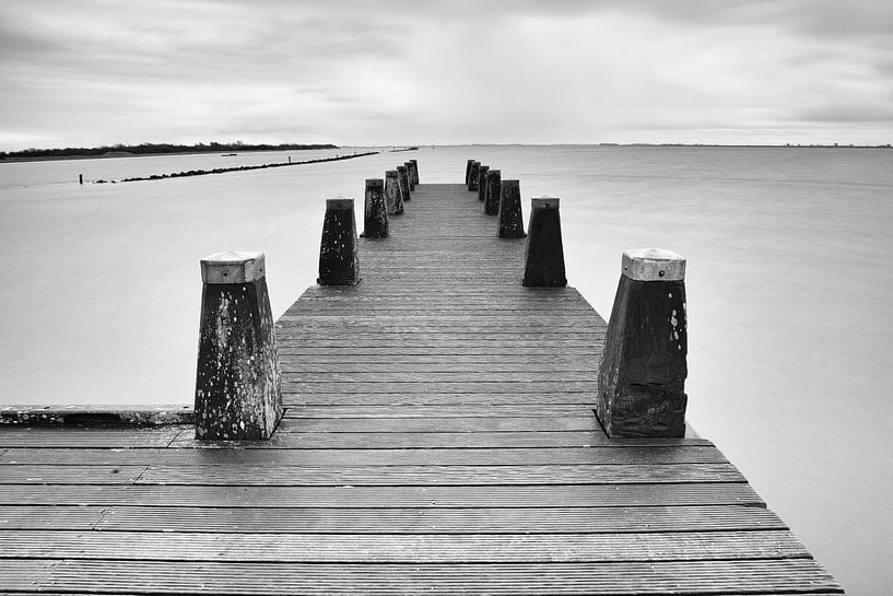 Aanlegsteiger aan het Grevelingenmeer van Jan van der Vlies