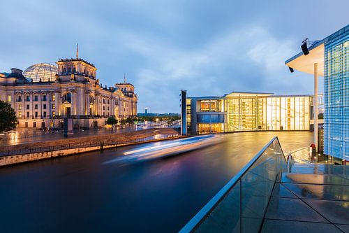 Reichstag-gebouw en de regeringswijk in Berlijn