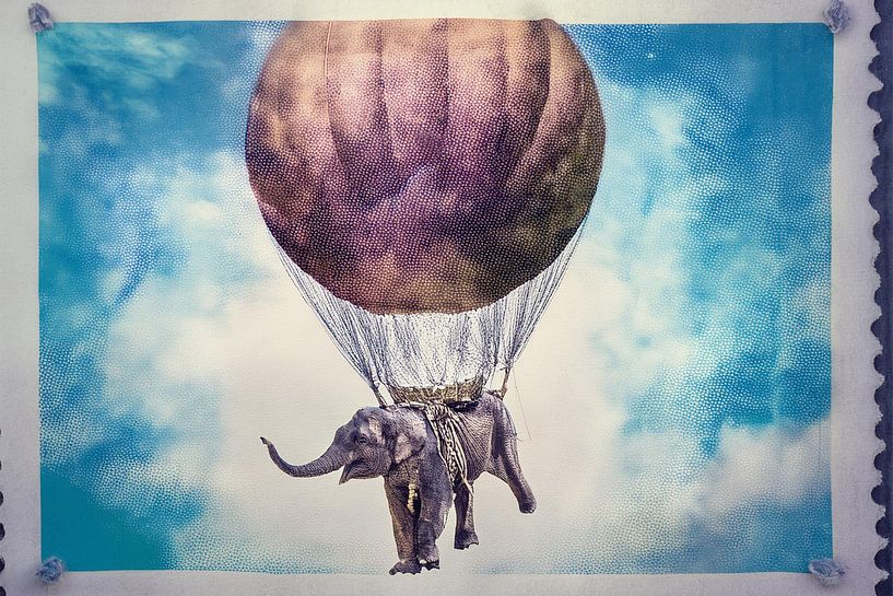 Fantasiearbeit mit einem Elefanten, der an einem Heißluftballon hängt von Patricia Hofmeester