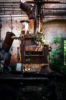 Roestige machines - Verlaten fabriek in de greep van de tijd