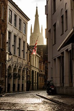 Zonsondergang in Brugge met Onze-Lieve-Vrouwekerk van It's Sobi