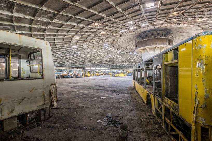 Lost Place - verlassener Busbahnhof in Osteuropa von Gentleman of Decay