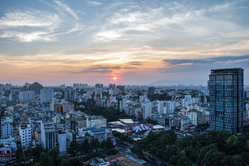 Ho-Chi-Minh-Stadt Vietnam bei Sonnenuntergang.