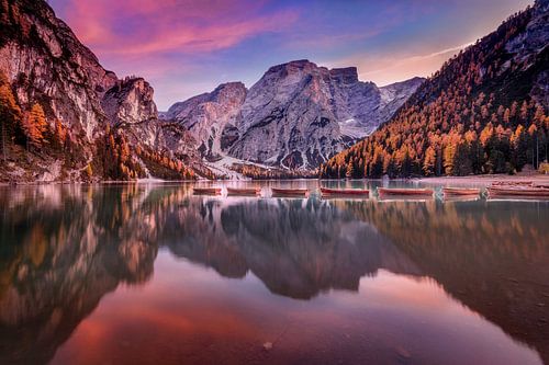 Zonsondergang bij het meer van Braies