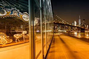 BROOKLYN Jane's Carousel & Manhattan Skyline bei Nacht