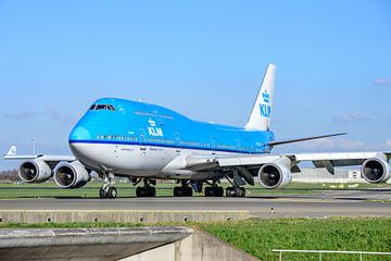 KLM Boeing 747-400 "City of Calgary" (PH-BFC). by Jaap van den Berg