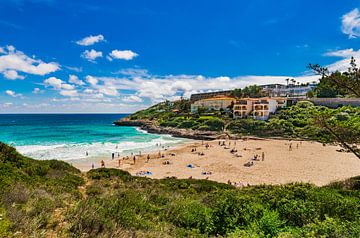 Prachtig eilandlandschap, baai strand van Cala Mandia, Mallorca Spanje van Alex Winter