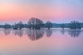 Le lac Pink au lever du soleil sur jowan iven