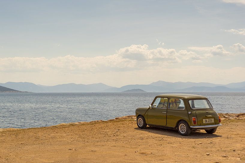 Mini on the outlook by Robert de Boer