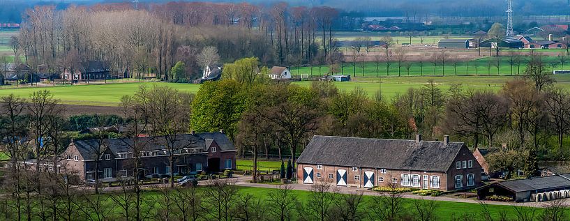 Boerderij achter Kasteel Gemert. van Huub de Bresser