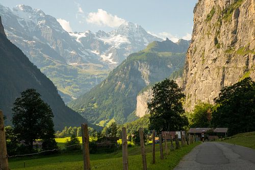 In het dal van Lauterbrunnen op weg naar de Stechelberg.