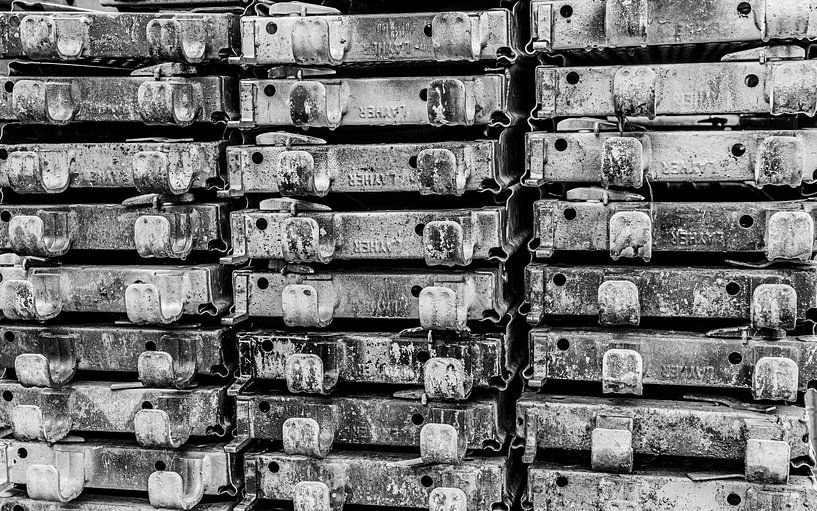Tough wall by Lydia Toerse
