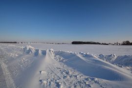 Schneeverwehungen bei Neukamp, Putbus, Insel Rügen von GH Foto & Artdesign