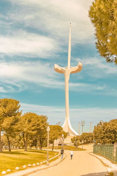 Tour de communication de Montjuïc par Michael Schulz-Dostal