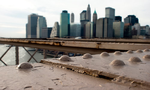 skyline NYC van Brooklyn Bridge in colour