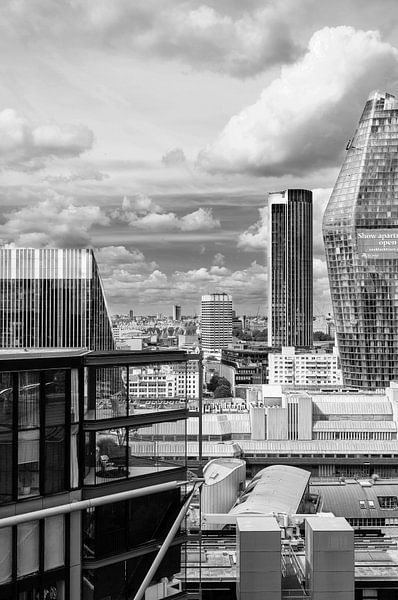 London, a room with a view van Mark de Weger