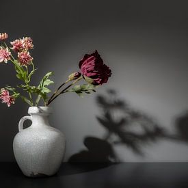 Stilleven met bloemen van Theo Bense