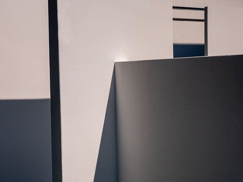 Detail van architectuur met spannend schaduwspel