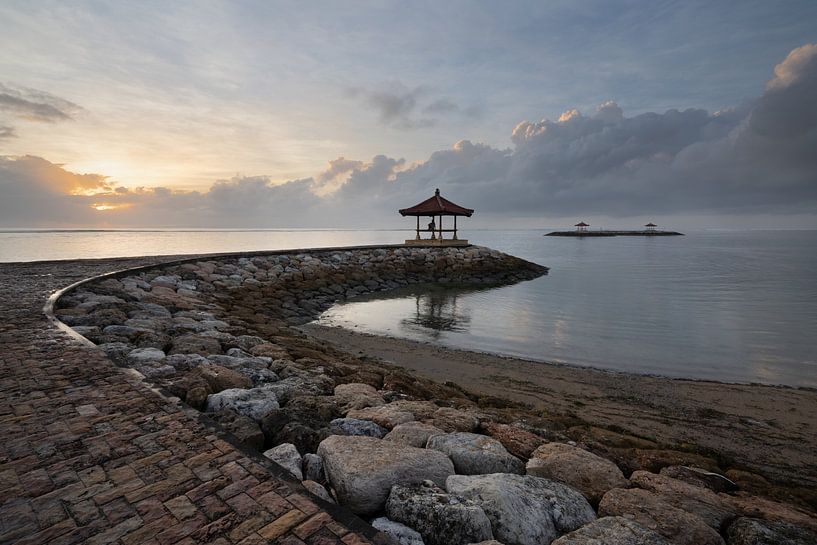 A cloudy sunrise in Bali by Anges van der Logt