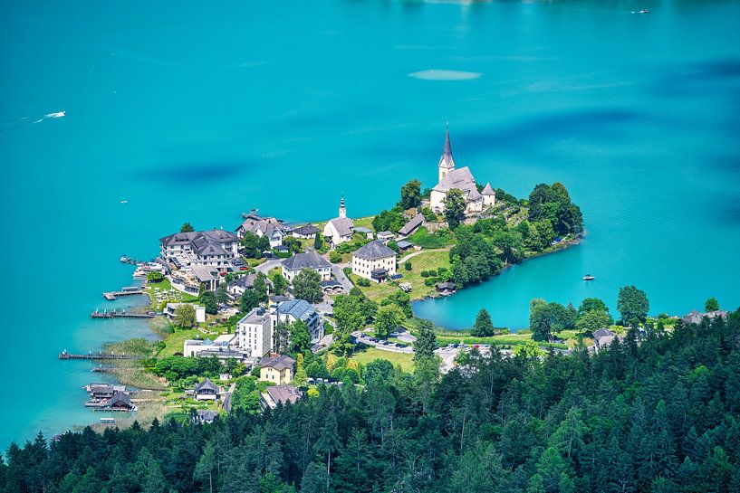 Ein Blick auf die Kirchen von Maria Wörth am Wörthersee in Au von Andreas Völkel