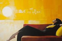 Frau auf Sofa