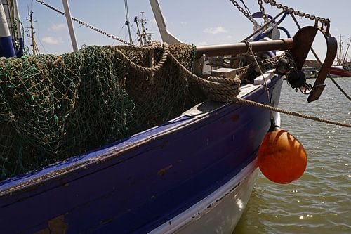 Detail van de boot in de haven van Büsum