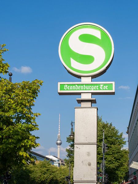 S-Bahn Brandenburg Gate by t.ART