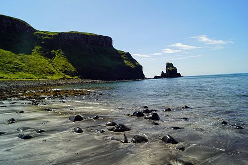 Talisker Beach ligt bij het dorp Carbost op het Isle of Skye
