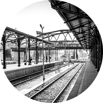 Station Groningen, Spoor 1 (zwart-wit) van Klaske Kuperus